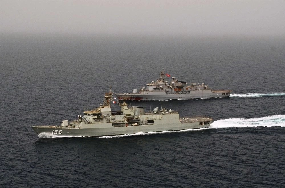 Απειλή πολέμου στην Α. Μεσόγειο – Τουρκικός στολίσκος από 10 πολεμικά πλοία και υποβρύχια αποπλέει με ρότα το Barbaros